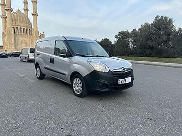 ford transit 5 1: Opel Combo: 1.3 l | 2015 il 176000 km Van body type — 6