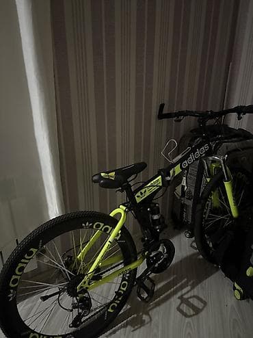 Yeni Şəhər velosipedi Adidas, 26", sürətlərin sayı: 21, Pulsuz çatdırılma