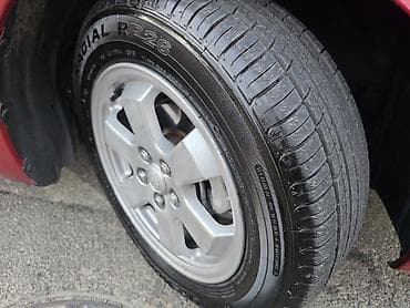 bmw e 39: Toyota Prius (2-ci nəsil) hibrid hetçbek - Rəng: qırmızı - Kuzov: 5 — 6