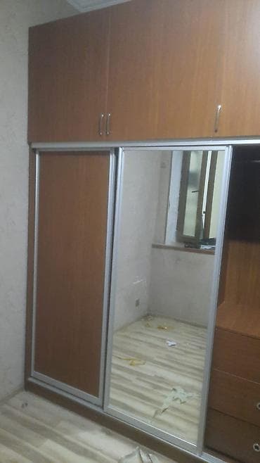 paltar dolab: Güzgülü sürgülü qapılı şkaf-gardırob - Material: ağac teksturalı — 1