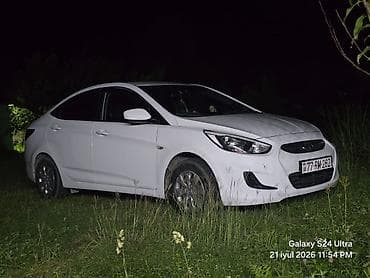accent stop: Hyundai Accent: 1.4 l | 2015 il Sedan — 7