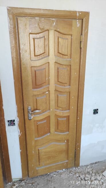 taxta qapılar işlənmiş: Otaq qapıları — 2