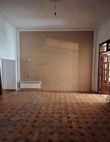 ev alqı satqısı və kirayəsi: Zərifə əliyeva kucesinde birinci bina ikincu mertebe 3/2 5 otaqli — 10