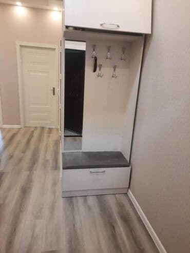 kiraye ev qarayevde: Yeni günəşli,Mərkəzi küçədə,Bazar storenin arxasında,17 — 8