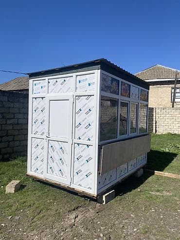 киоск: Satış köşkü / ticarət vitrini - Ölçü: 3 metir uzunluq) x 2 m (eni) x — 2