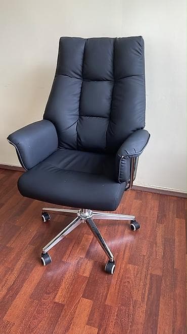 Ofis mebel dəsti Tərkibi: - Böyük rəhbər masası – taxta (qoz rəng — 6