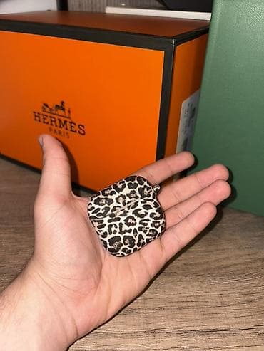 Qulaqcıqlar: Leopard naxışlı AirPods 4 qabı - Uyğunluq: AirPods (klassik/pro — 1