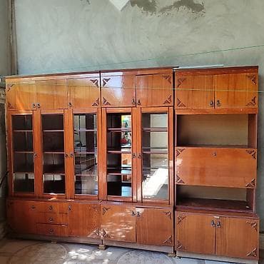 divan ustu ortuk: Klassik üslubda iri divar qabı/sekretər dəsti. Xüsusiyyətlər: - — 2