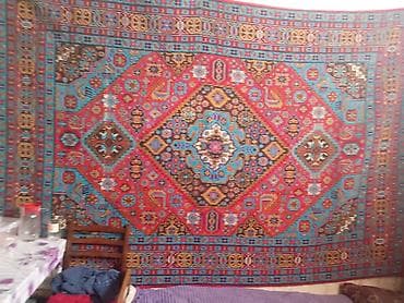 farfor fiqurlar: Qədim naxışlı xalça - Rənglər: canlı qırmızı, mavi, firuzəyi, qızılı — 1