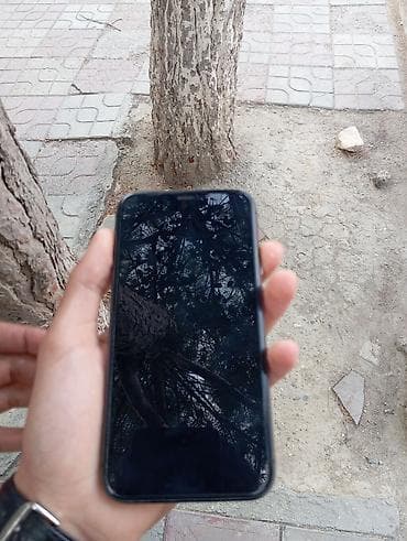 iphne: IPhone 11, 64 GB, Qara, Face ID — 3