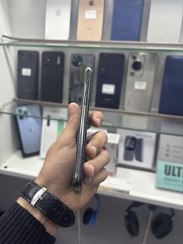 telefin: IPhone 11 Pro, Natural Titanium, Face ID — 3