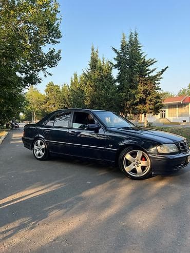 mini mercedes: Mercedes-Benz C-Class: 2.2 l | 2000 il Sedan — 4