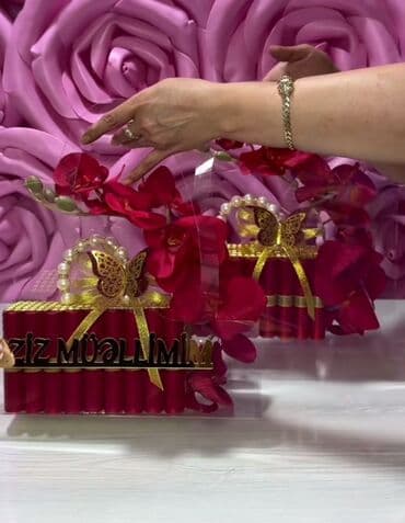 vizitka qabları sənədlər ucun saxlanma qabları: Hədiyyəlik şokolad çantası rəngləri var.Sifariş üçun 0702887030 — 1