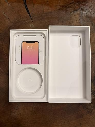 iphone 15 pro max: IPhone 11, Qara, Face ID — 2