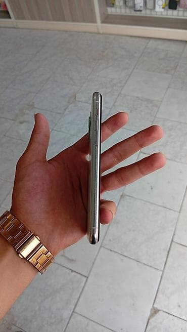 iphobe se 2016: IPhone 11 Pro, 64 GB, Gümüşü, Face ID — 7