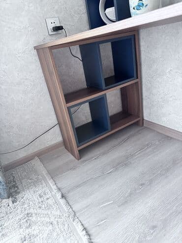 ifadə yazı mətnləri: Yazi stolu 5- aydi alinib ideal veziyyetde sol terefinde ashaqida — 2