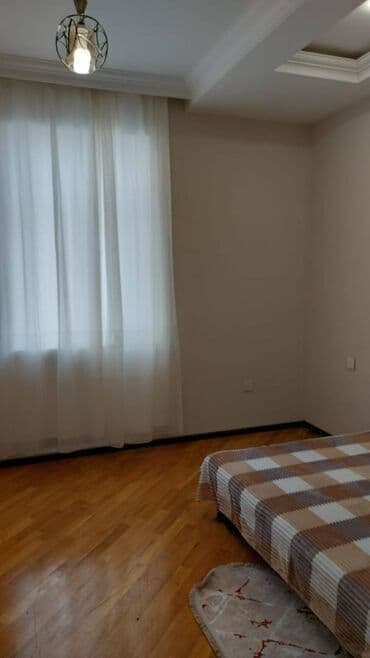 qubada kirayə ev: Mənzil yenicə təmir olunub.Bütün otaqlarda pəncərə və ilk işıq var — 16