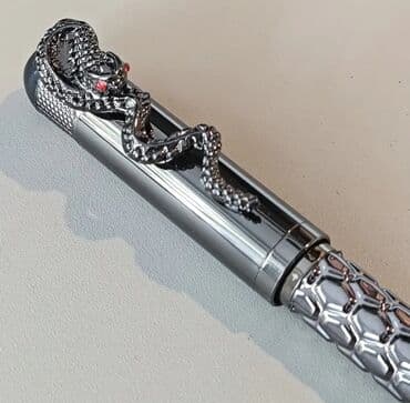 Бумага: Metal qələm – “Kobra” dizaynlı Çatdırılma:10-12 gün - Korpus: tam — 2