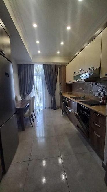 Mənzillər: İcarəyə verilir 4 otaqlı yeni tikili 165 m², Ağ şəhər q. Kateqoriya — 1