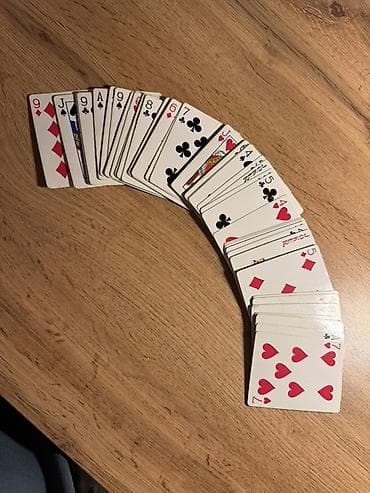oyun alanı: 3 ədəd kart oyunu dəsti İtaliya, Barselona və Sankt Peterburqdan — 6