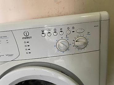 Техника и электроника: Indesit WISL82 önyükləməli paltaryuyan maşın - Yükləmə: 5 kq - — 3