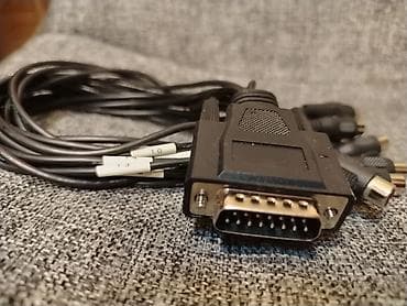 Məhsul: DB15 (VGA tipli 15-pin) kişi konnektorundan çoxlu RCA (cinch)