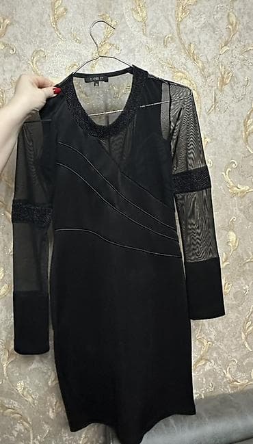 Qara rəngli zərif qadın paltarı - Mini model, bədənə oturan kəsim - — 2