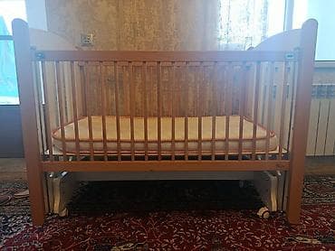 Oğlan və qız üçün, Dördbucaq, Beşik, Dəstsiz, Matras ilə, Yellənmə mexanizm ilə