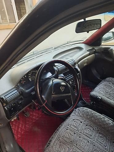 opel muhərriki: Opel Astra: 1.4 l | 1993 il 370000 km Universal — 6