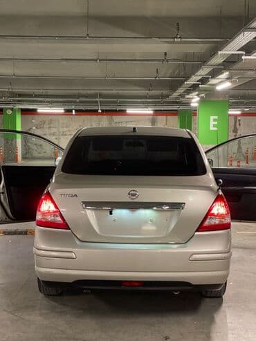 mercedes disk teker type 1 per page 40: Nissan Tiida sedan - Kül rəngə çalan açıq-bej eksteryer - 4 qapılı — 9