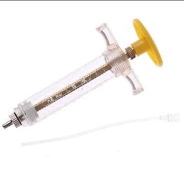 Quşlar: Tutuquşuların Əllə bəsləmə şprisi. Hər birimiz tutuquşu əldə — 2