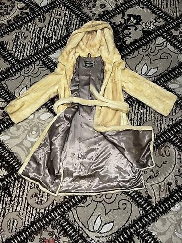 esger geyimi: Kürk palto – KAZAN & KARALIDIS, Kastoriya, Yunanıstan - Model — 4