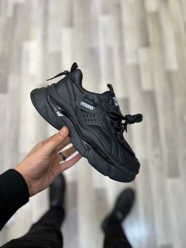 lokbatan ayaqqabi dunyasi instagram: Krasofkalar Krbaku — 3