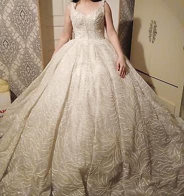 Gözəl gəlinlik – klassik şahzadə silueti - Rəng: süd ağ - Üst hissə