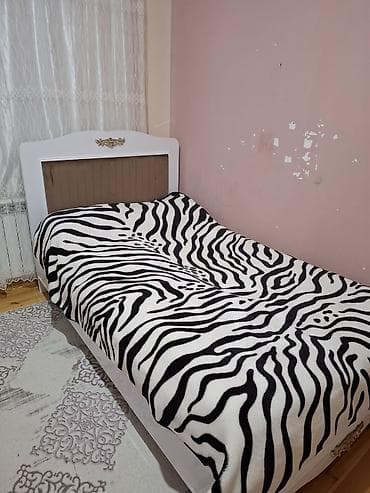 Oğlan və qız üçün, Təknəfərlik çarpayı