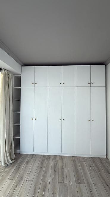 Dolab satilir boyuk dolabdir.Olcu Eni 3.07 hundurluk 2.94 sm Qiymeti