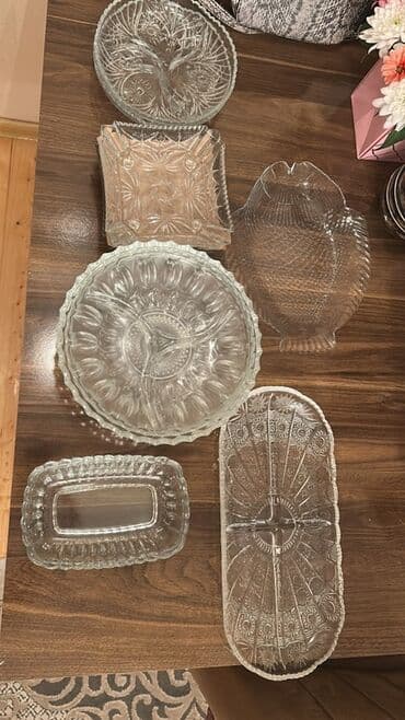 sogan dograyan aparat: 6 ədəd baliq formasında şüşə qab (salatlıq) 4 ədəd böyük bölməli çərəz — 10