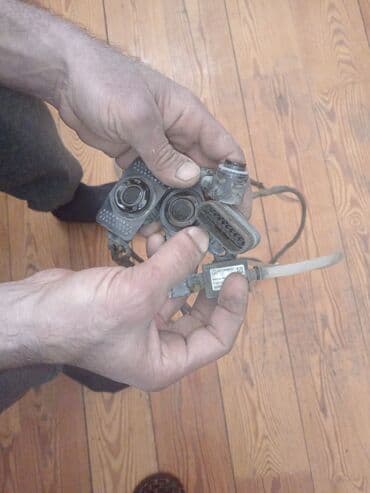 бу запчасти на мерседес w211: 3 ədəd radar. Təki 60m. Tam işləkdir. Mersedes yeşka radarı. 2013 2017 — 2