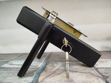 Metaldan qapı qolu və iç mekan üçün kilid komplekti - Komplektə: 2