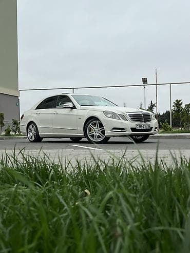 mercedes pompa: Mercedes-Benz E-Class: 2.1 l | 2010 il Sedan — 7