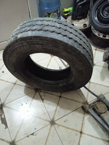 Qaşıqlar: Şin Pirelli 235 / 75 / R 17.5 — 2