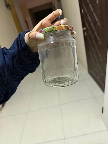 taxtalarin satisi: Şüşə bankalar satilir her olcude var Dəst tərkibi və ölçü təxmini: - — 2