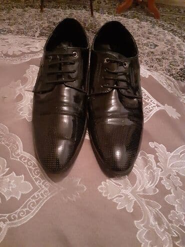 Botinkalar: Gencede satilir Lakli Kişi ayaqabi Turkiye istehsalidir baha alinib — 2