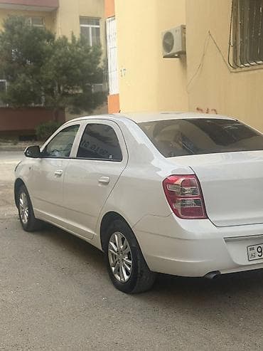 qaz 2705: 2300 Azn ilkin ödənişlə.45ayı qalıb.Taksi buraxılış kartı var öz — 2