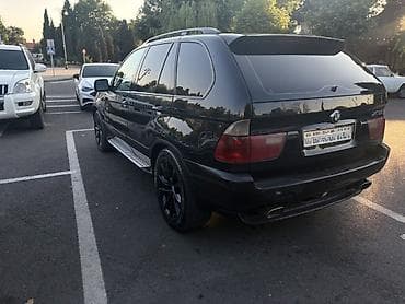 bmw salonu: BMW X5 (E53) – qara rəng, tam ölçülü premium SUV Texniki və dizayn — 5