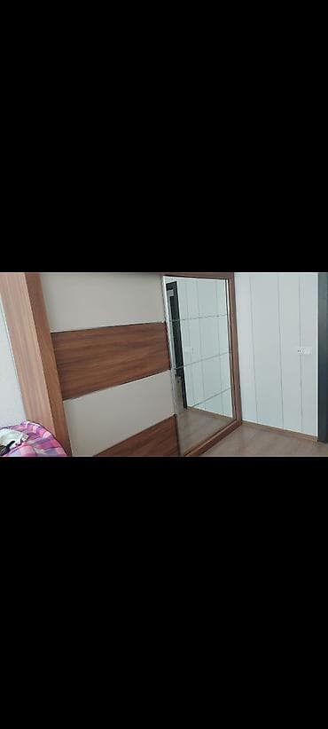 dola: *200 Azn* dolab satılır. Yaxşı vəziyyətdədir. Ünvan:Qobu. 2893( mak — 1