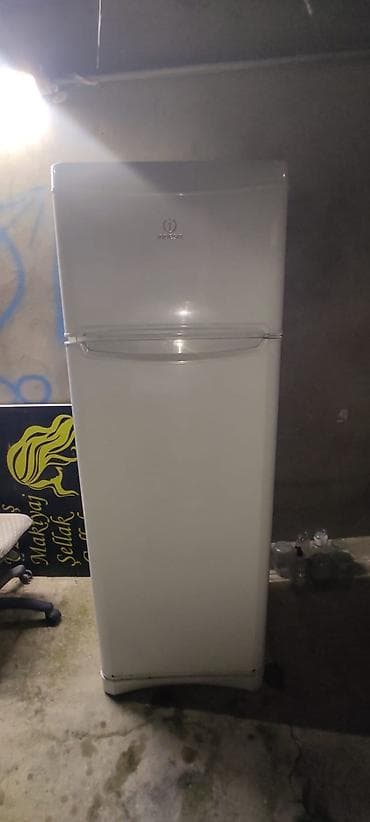 samavar satilir: 2 qapılı Indesit Soyuducu Satılır, rəng - Ağ — 1