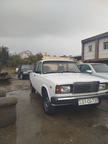 опель зафира а: VAZ 2107 sedan - Kuzov: ağ rəng, 4 qapı, klassik “07” dizaynı - Nömrə — 3