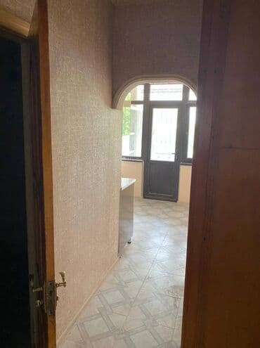 ucbucaq evlər: Bakı, 2 otaqlı, Köhnə tikili, m. Qara Qarayev, 60 kv. m — 3