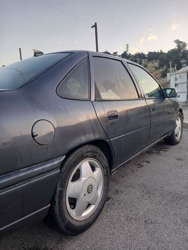 arx cəkən: Opel Vectra: 2 l | 1995 il 470000 km Sedan — 3